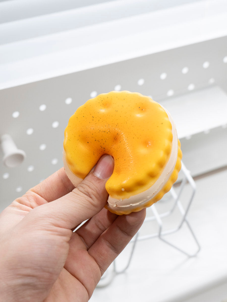 Sweet Nougat Cracker Sandwich Slow-Rising Squishy